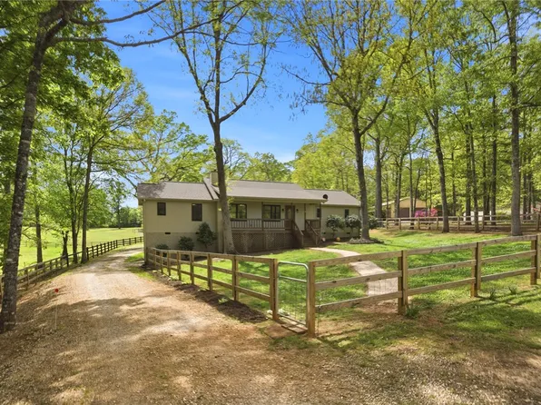250 Hidden Springs Farm Dr, West Union, SC 29696