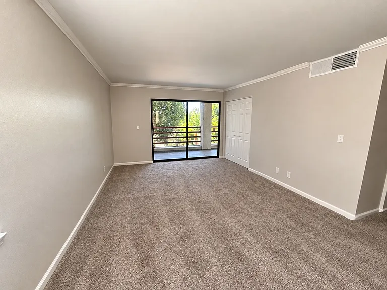 1118 Valencia St #217 — Photo 3