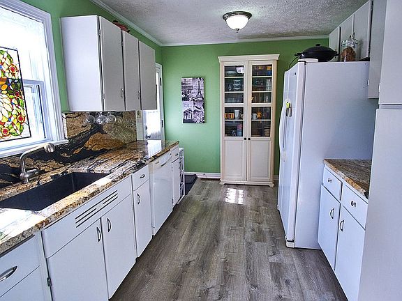 4th image of 3204 Gibbs Dr