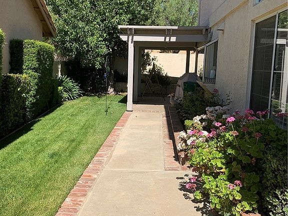 4th image of 957 Oakland Hills Dr