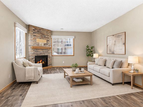 4th image of 595 Tamarack Trl #1301