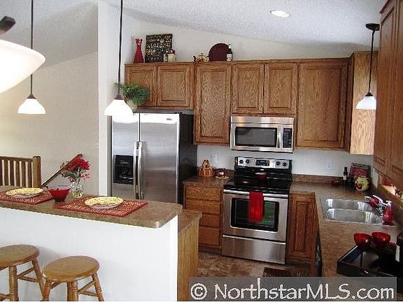 5th image of 565 Lois Ln