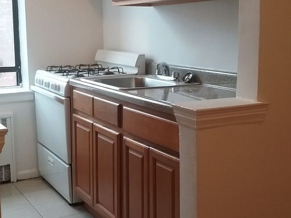 4th image of 14055 Burden Cres APT 1B