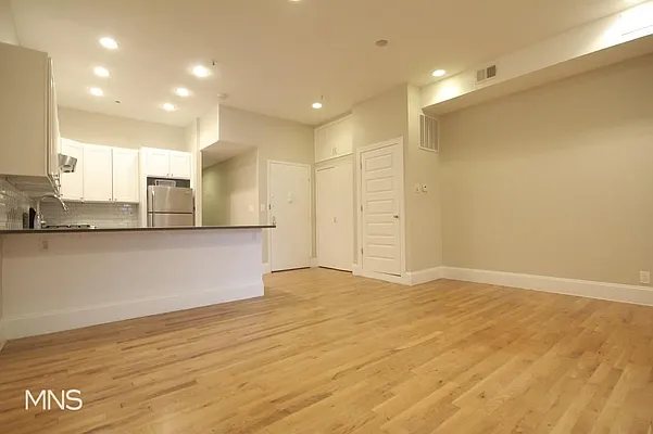 Rented by MNS | media 15