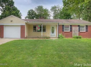 2346 Crestview Dr SW, Wyoming, MI 49519