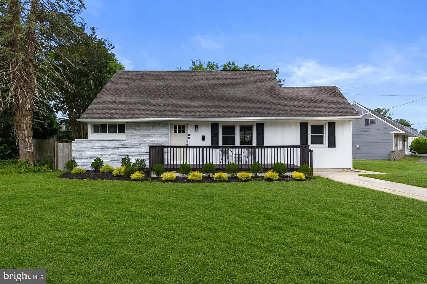 4 bed, 2.0 bath, 1586 sqft, $4,000 — Photo 1