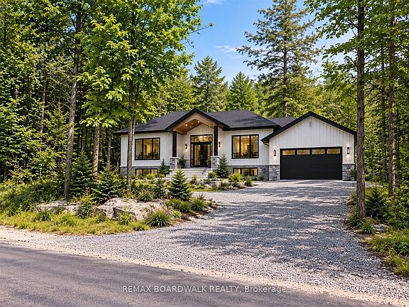 5th image of 1385 Sheridan Rapids Rd