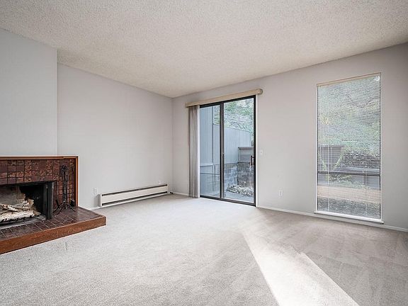 5th image of 844 Reichert Ave APT 12
