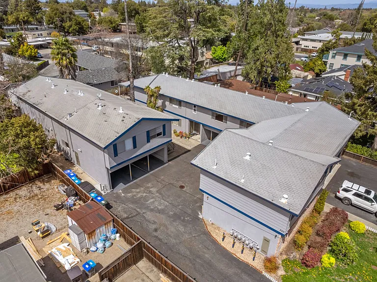 360 Chiquita Ave — Photo 5