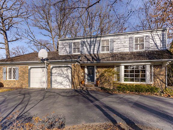2nd image of 18 Londonderry Ln