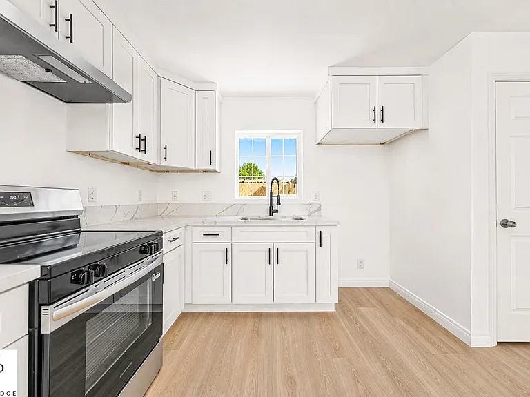 1428 W 59th St #3/4 — Photo 21