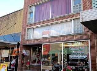 102 E Main St, Carmi, IL 62821