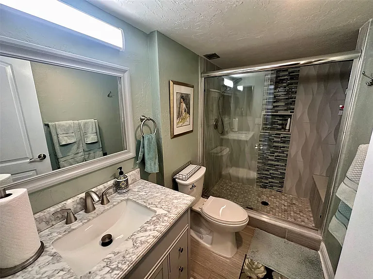 1147 Hillsboro Mile #214 — Photo 34