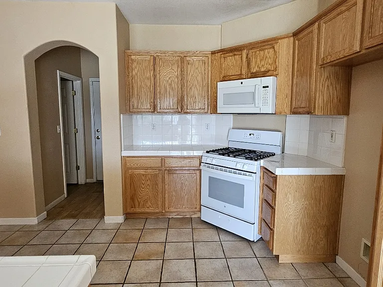 4147 Heirloom Ln — Photo 5