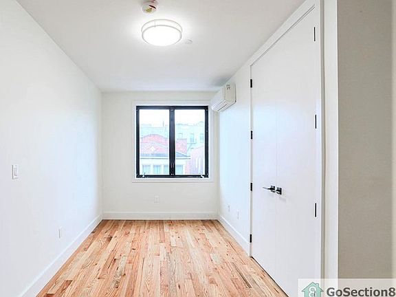 3rd image of 1603 Lincoln Pl #1A