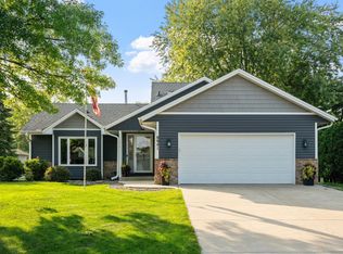 8941 Oakview Ln N, Maple Grove, MN 55369