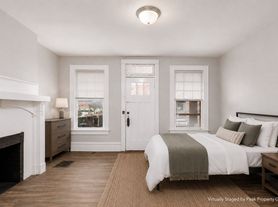 24 E 2nd Ave