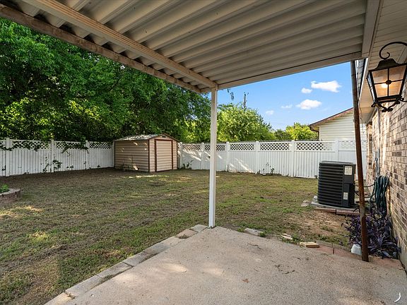 5th image of 119 McAnally Dr