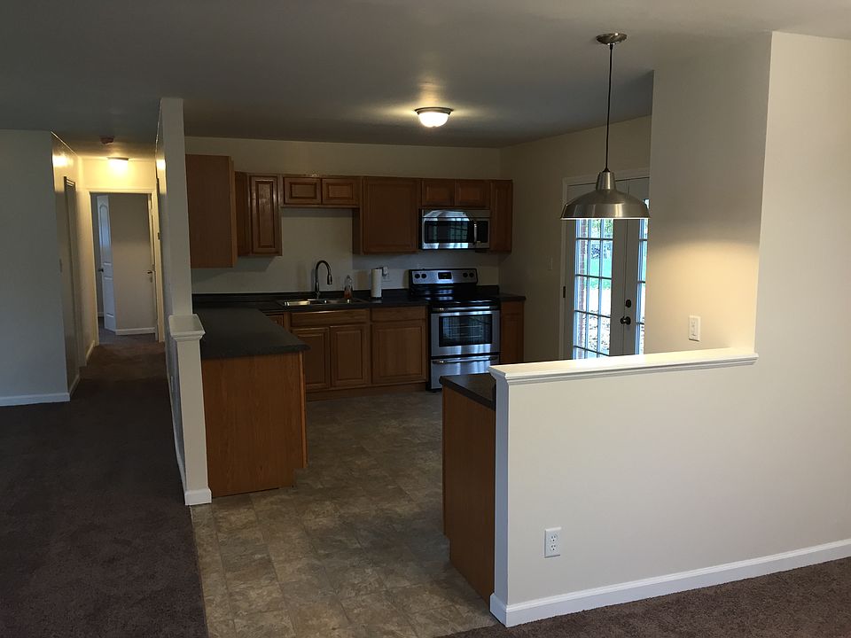 1st image of 302 Lutz Dr