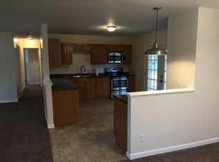 302 Lutz Dr, Englewood, OH