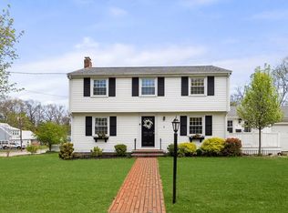 4 Ivy Ct, Weymouth, MA 02190