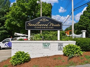 45 Macy St APT 200C, Amesbury, MA 01913