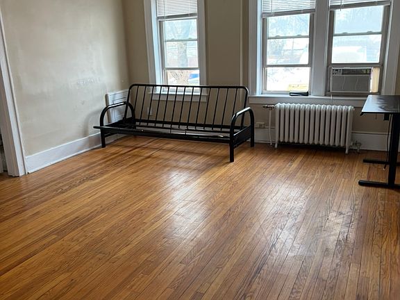 4th image of 103 N Center St