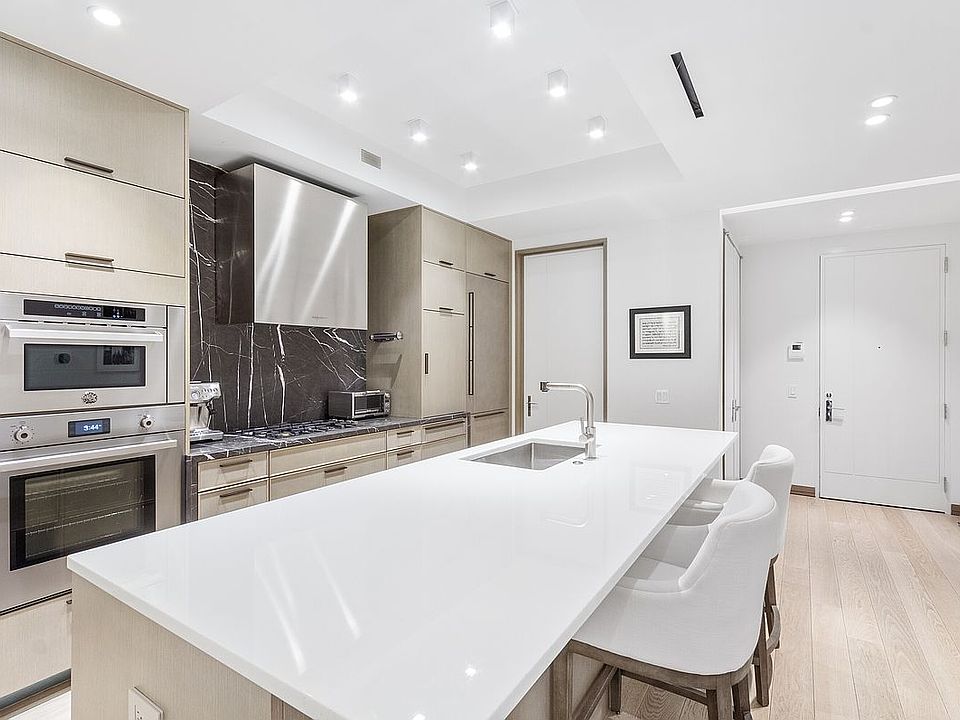 1st image of 90 Lexington Ave APT 1F