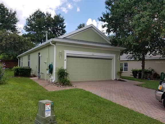 3rd image of 848 Wolf Creek St