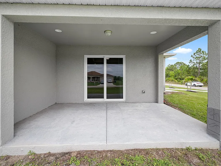 655 Chemstrand St E — Photo 27