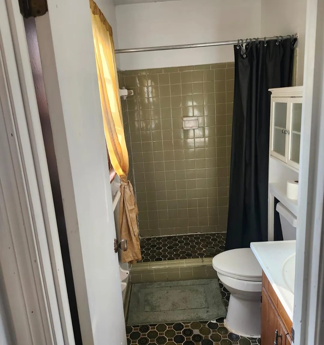 4 bed, 1769 sqft, $2,400 — Photo 2