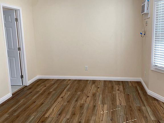 4th image of 214 Branch St