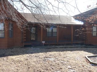 25070 Tonganoxie Dr, Leavenworth, KS 66048