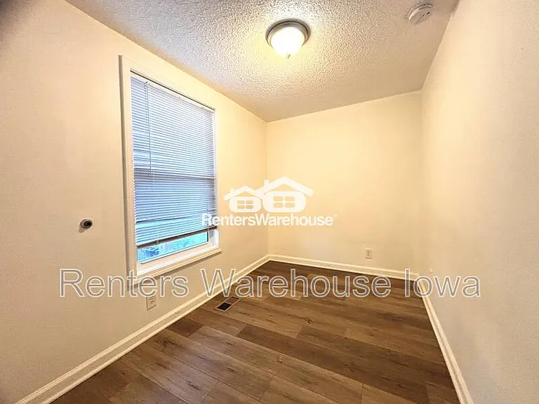 1123 24th St #1 — Photo 7