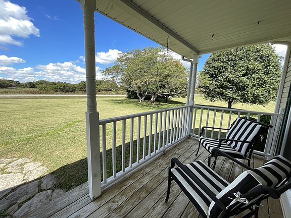 3rd image of 2804 Puckett Ln