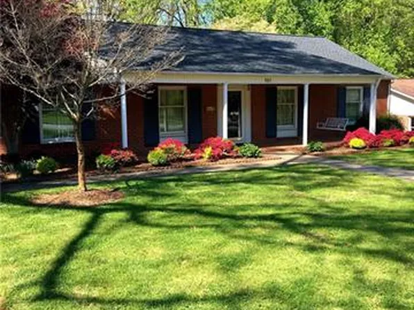 101 Rockview Ln, Morganton, NC 28655