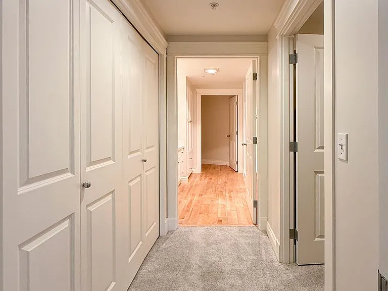 2334 Thorndyke Ave W #202 — Photo 6