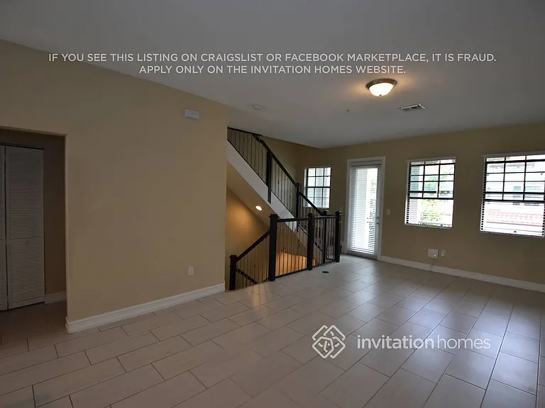 11671 SW 13th Ct — Photo 4