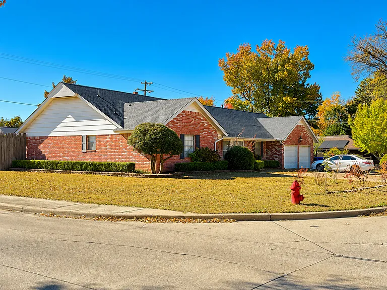 1802 Logan Dr — Photo 1