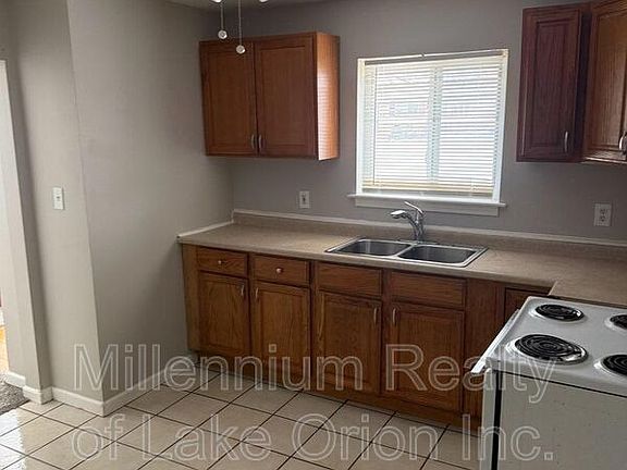 4th image of 176 W Princeton Ave