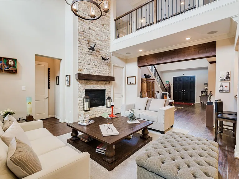 1826 Jade Hollow Ln — Photo 9