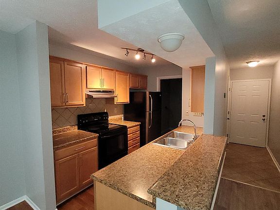 4th image of 8909 Eagleview Dr APT 4