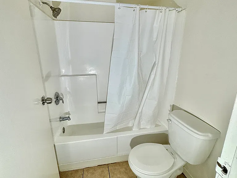 11058 Cantlay St #2 — Photo 10