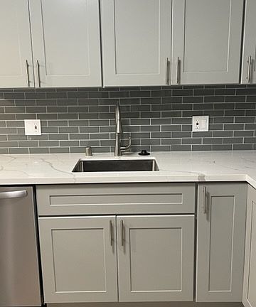 4th image of 2244 Lakeshore Ave #10