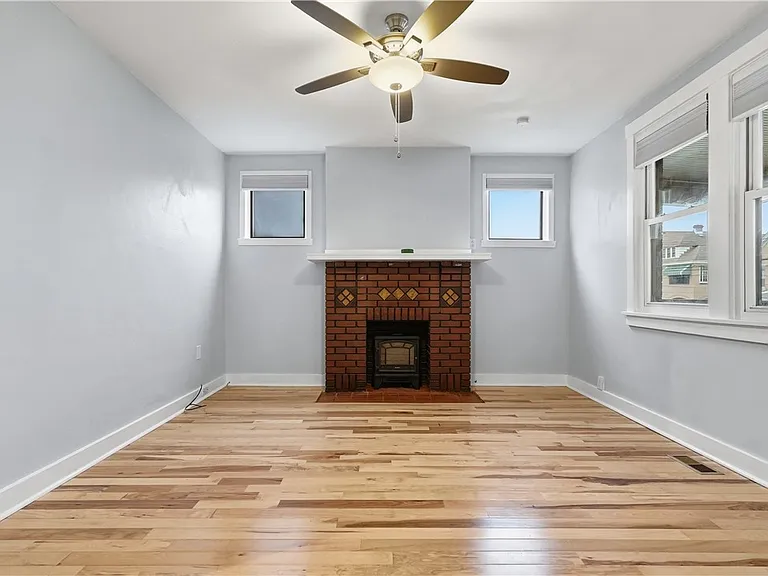 1900 Maple St #4 — Photo 11