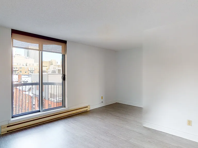 341 Maclaren St — Photo 32