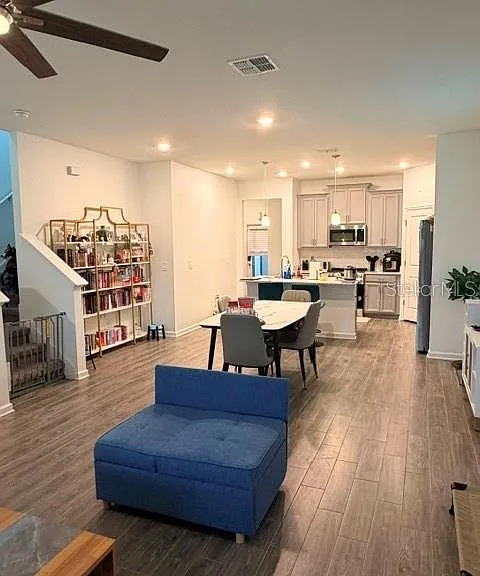 1704 Friendship Row — Photo 21