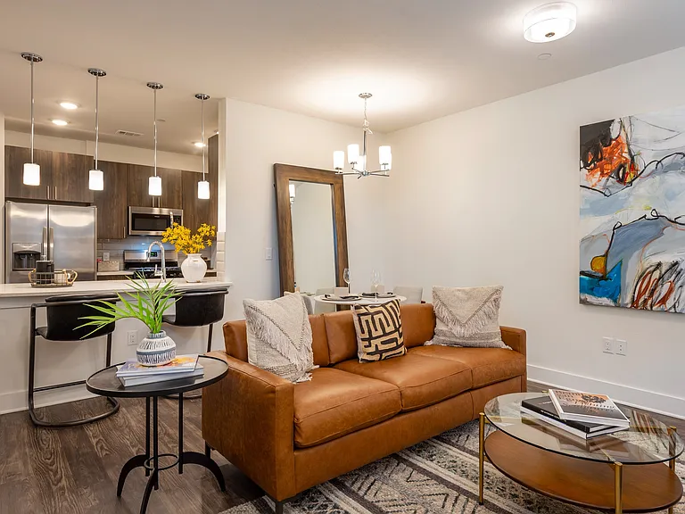 Lakeside Row Apartments — Photo 10