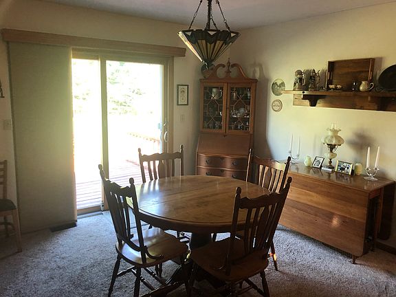 3rd image of 715 Diamond Ct