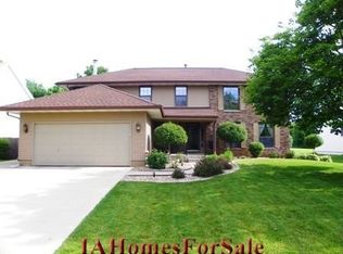 7138 Chelsea Dr NE, Cedar Rapids, IA 52402